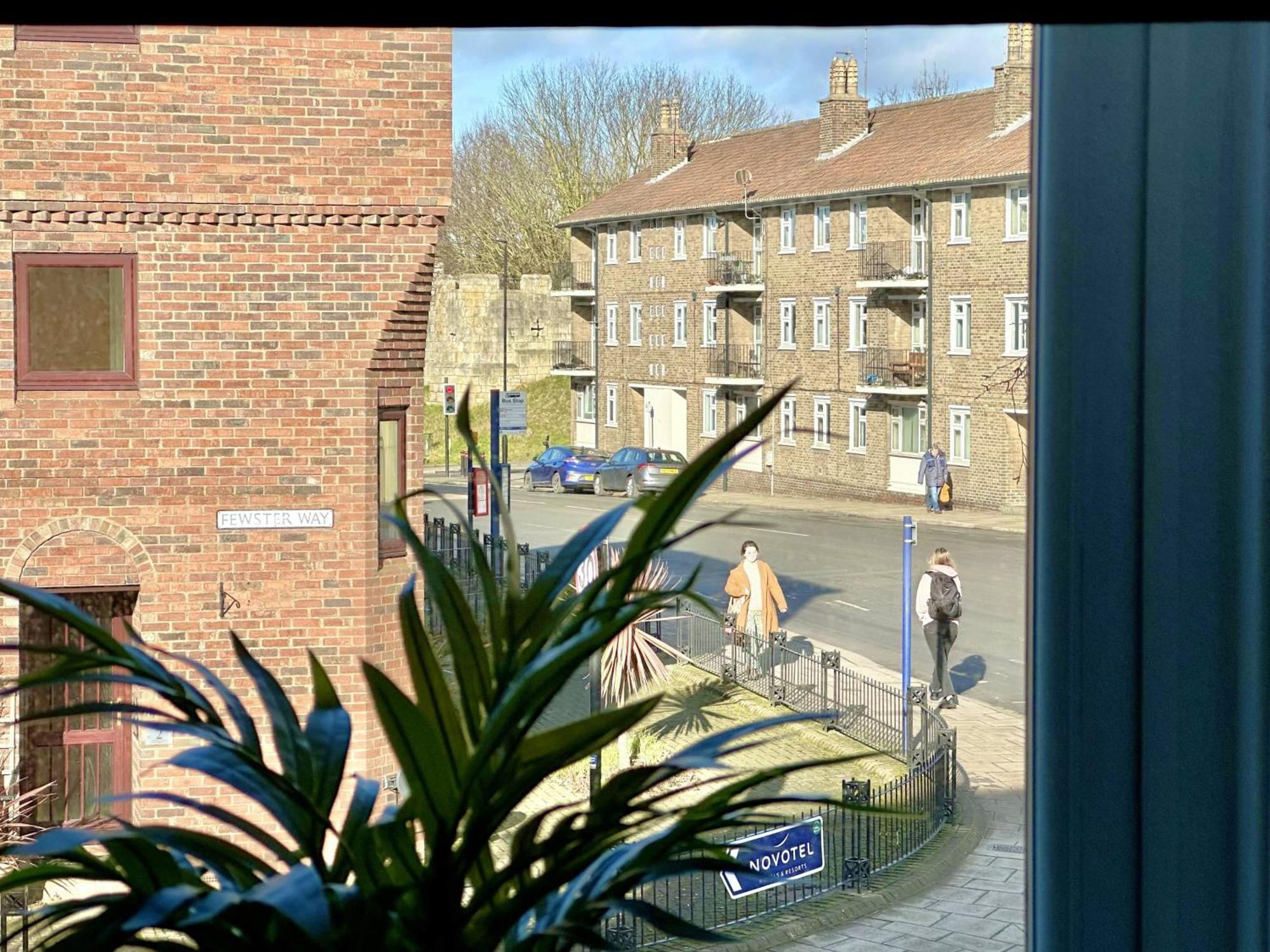 Fewster With Free Parking *